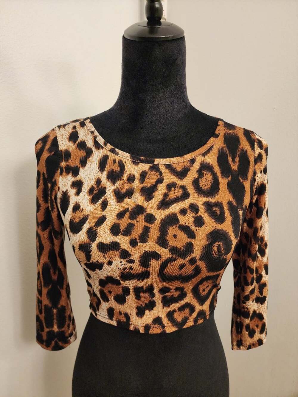 Leopard Print Crop Top M 3/4 Sleeve Stretch Y2K Animal Print